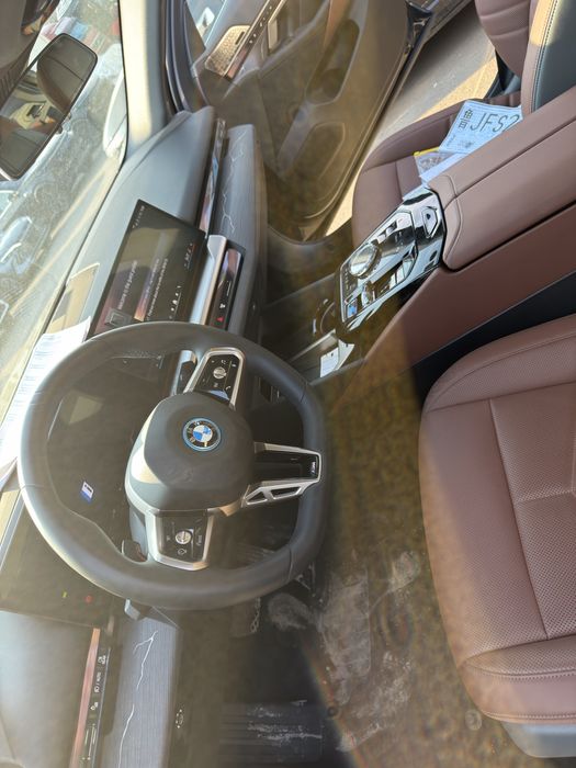 BMW i5 35L M- Sport 2024 yil