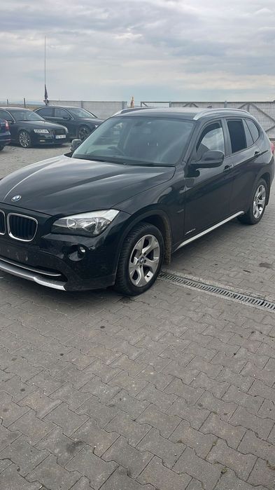 Dezmembram BMW X1 Xdrive 2.0 diesel din 2011