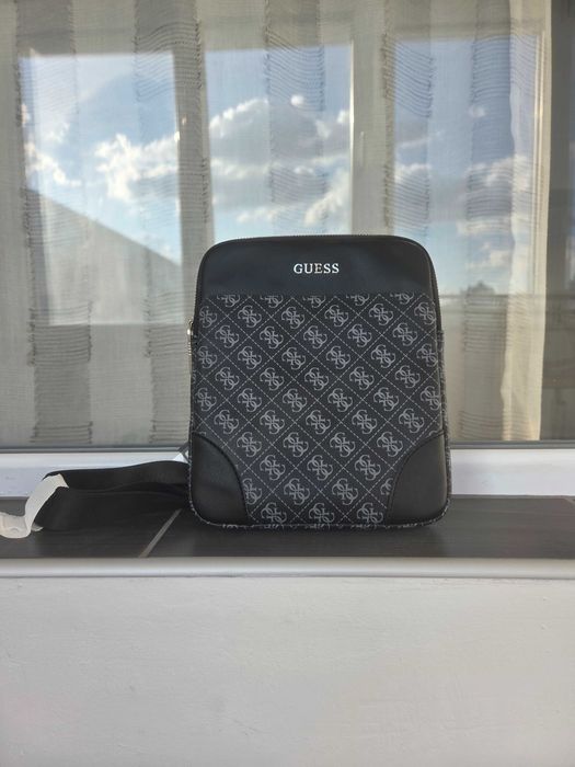 Луксозна мъжка чанта Guess