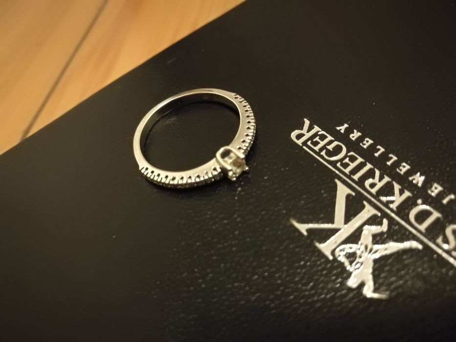 Inel de logodna aur alb și diamante Hans Krieger