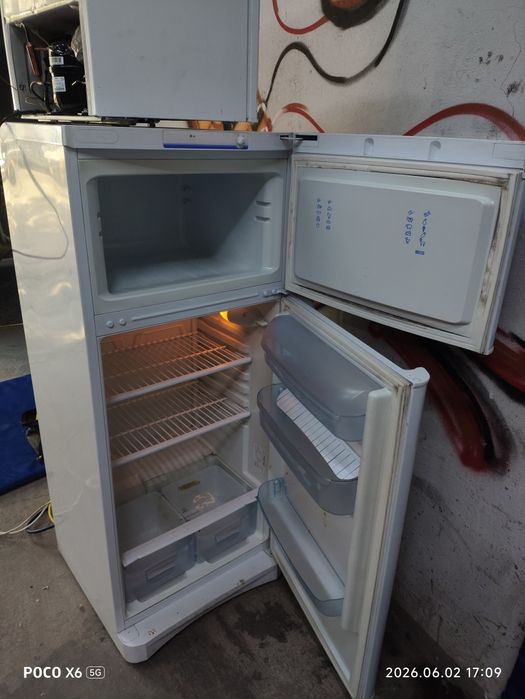 Холодильник Indesit