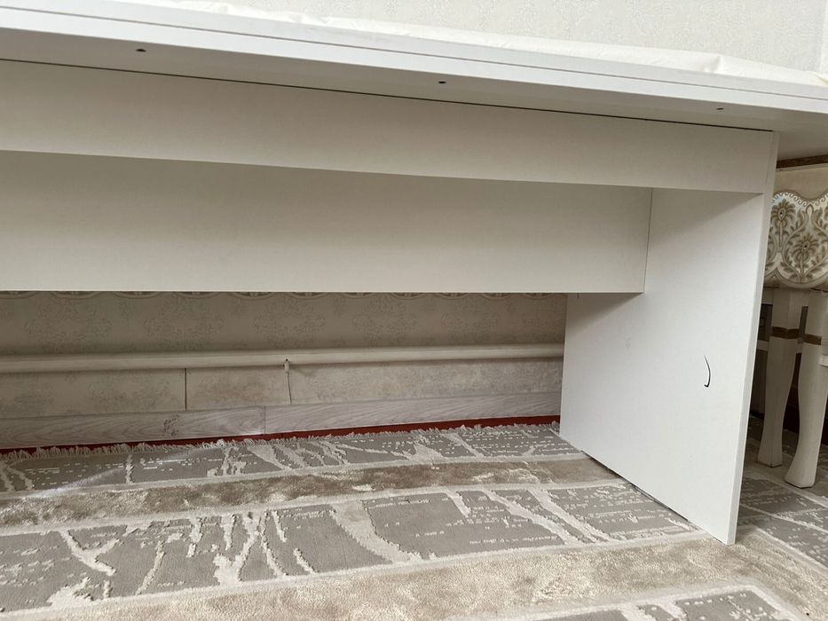 Продается Стол+стулья (12 шт) состояние идеальное