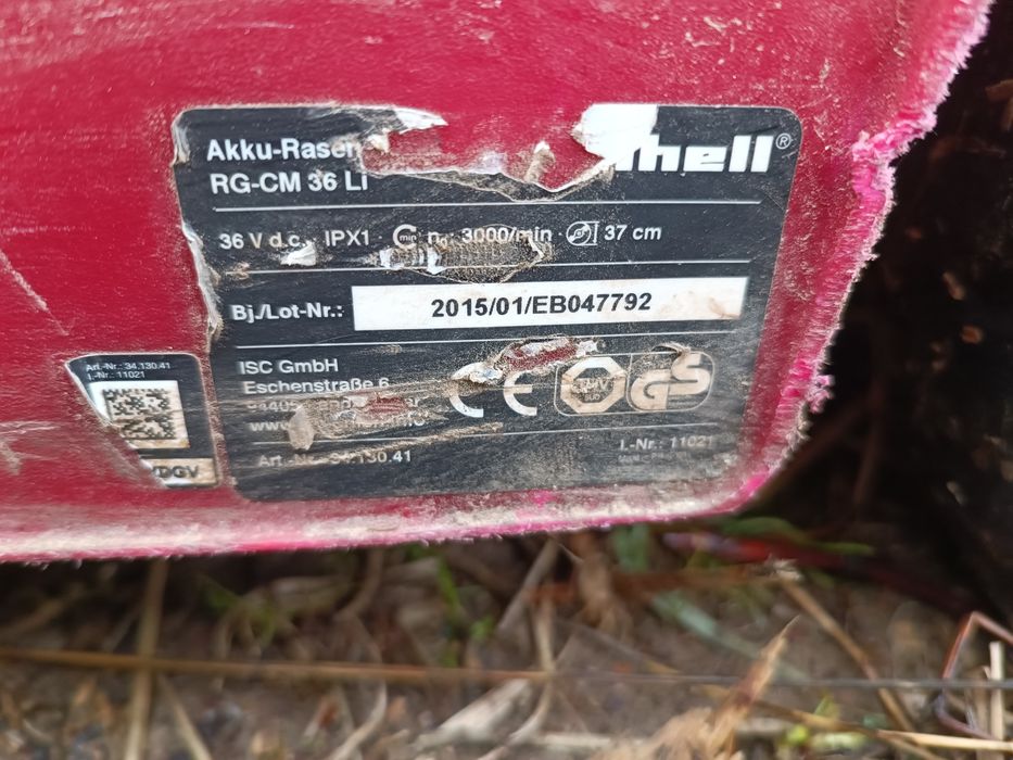 Masina de tuns iarba cu acumulatori