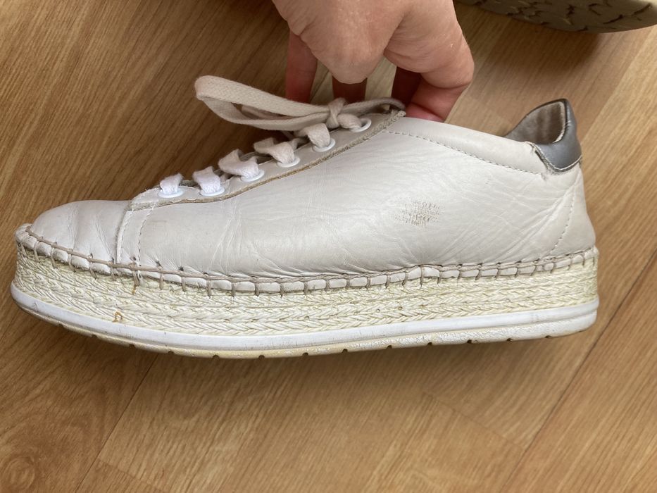 Tenesi piele cu talpa groasa 36