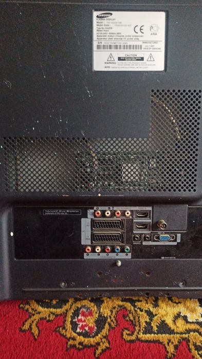 Продам телевизор на запчасти