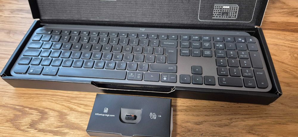 Безжична клавиатура Logitech MX Keys