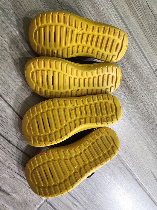 Vând papuci interior copii