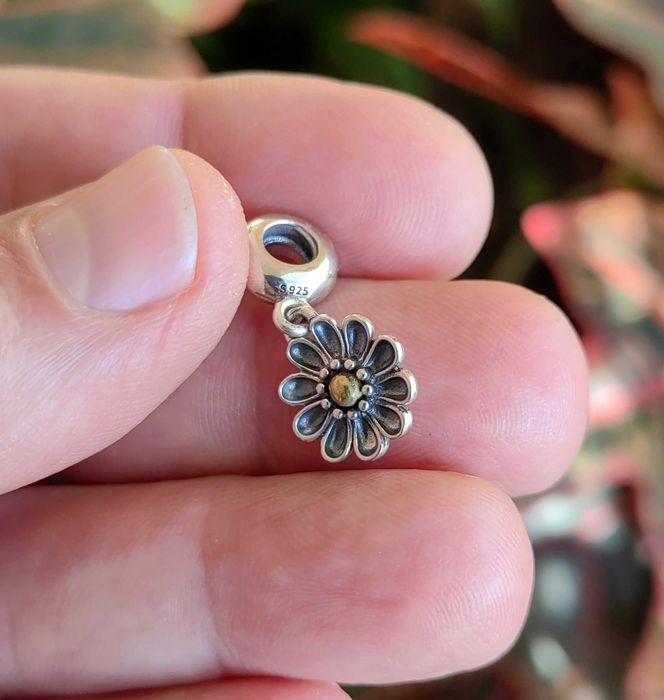 оригинален медальон PANDORA с гербери, материал сребро + 14К злато