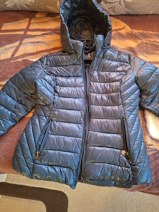 Продавам дамско яке като Ново само му липсва етикета