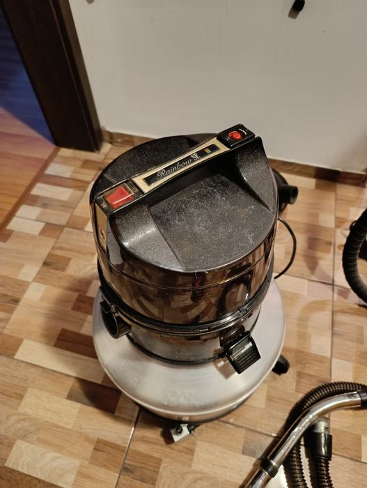 Aspirator Rainbow in stare foarte bună cu 900 lei