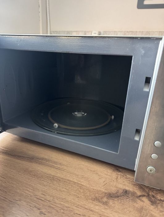 Микроволновка отдам даром в хорошим состояние