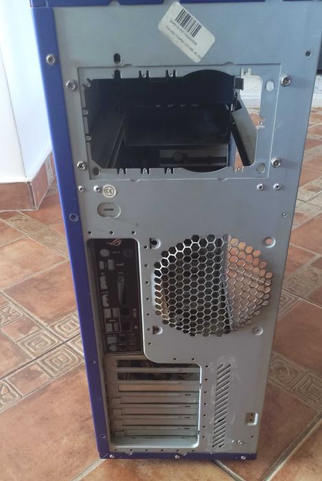 Carcasa retro Chieftec