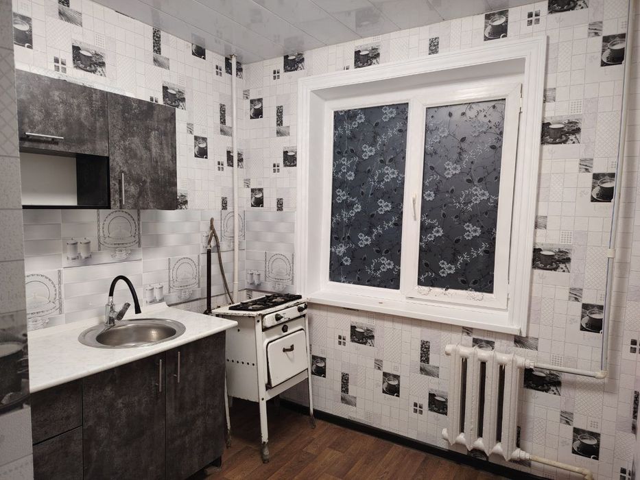 2  хонали квартира сотилади 34  мактаб олди гуливер