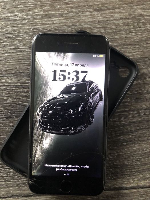 Айфон 8 разбитый