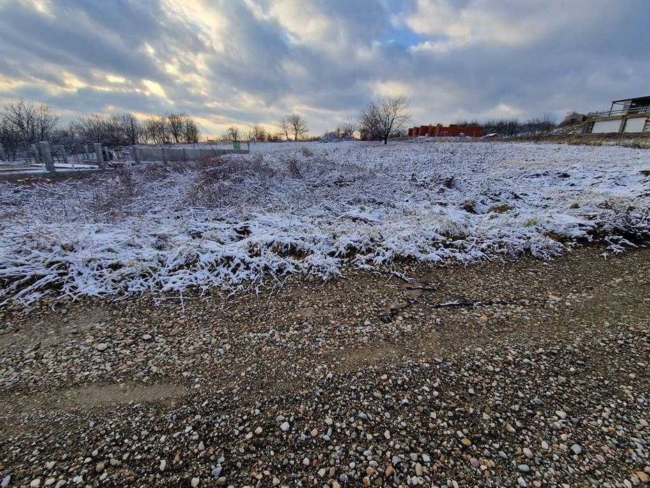 Teren 1000 mp in podgoria strada Fagetului / Facliei