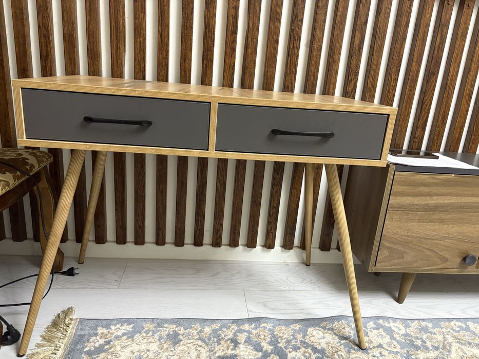 Продам стол с полками