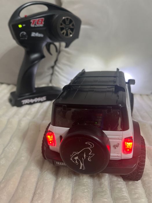 Бронко Traxxas катерач бял