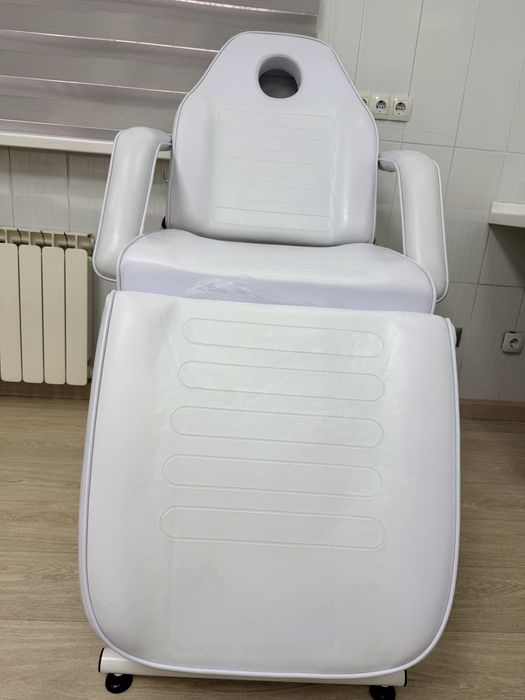 Кушетка косметологическая