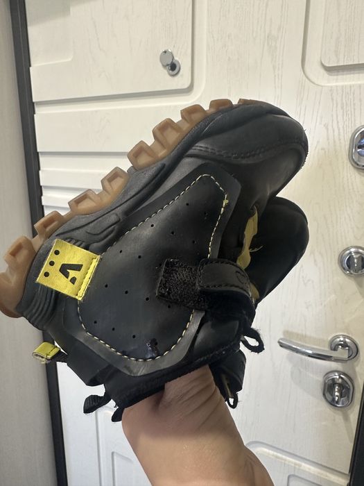 Обувь размер 26-27.