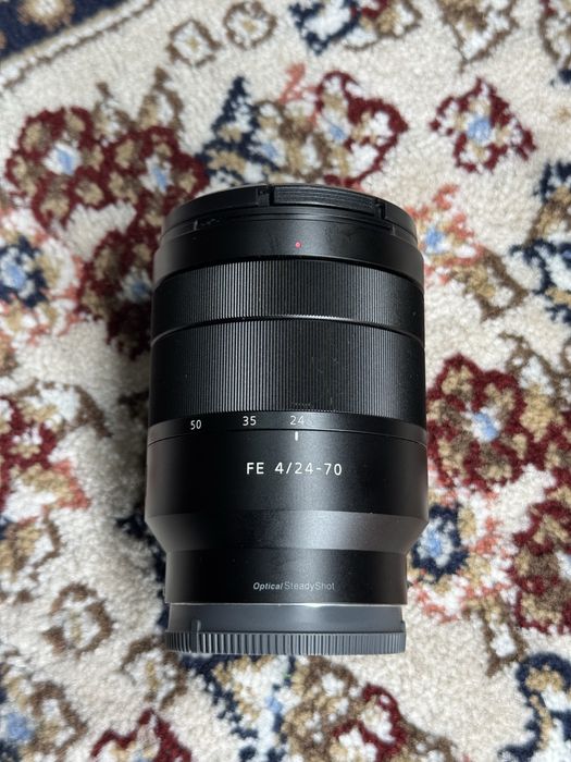 Model: Sony FE 24-70mm f/4  sotiladi