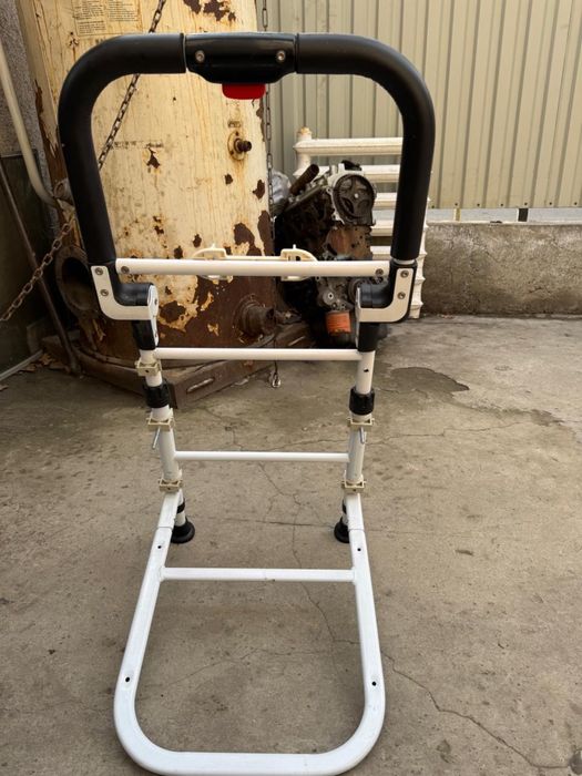 Поручень для кровати