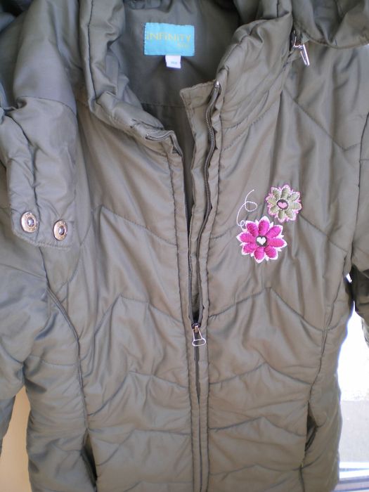 Яке  с качулка за момиче  за ръст 140 см.+ подарък чорапи