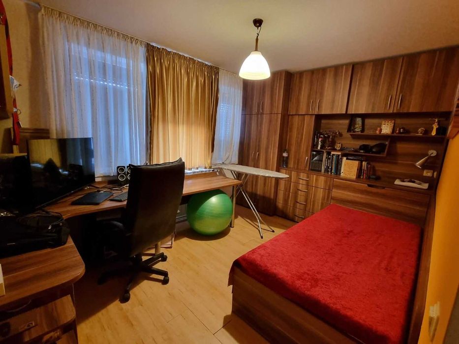 Продава се Многостаен апартамент в Русе, Център - 173 кв.м за 1561 €/кв.м - Снимка #9