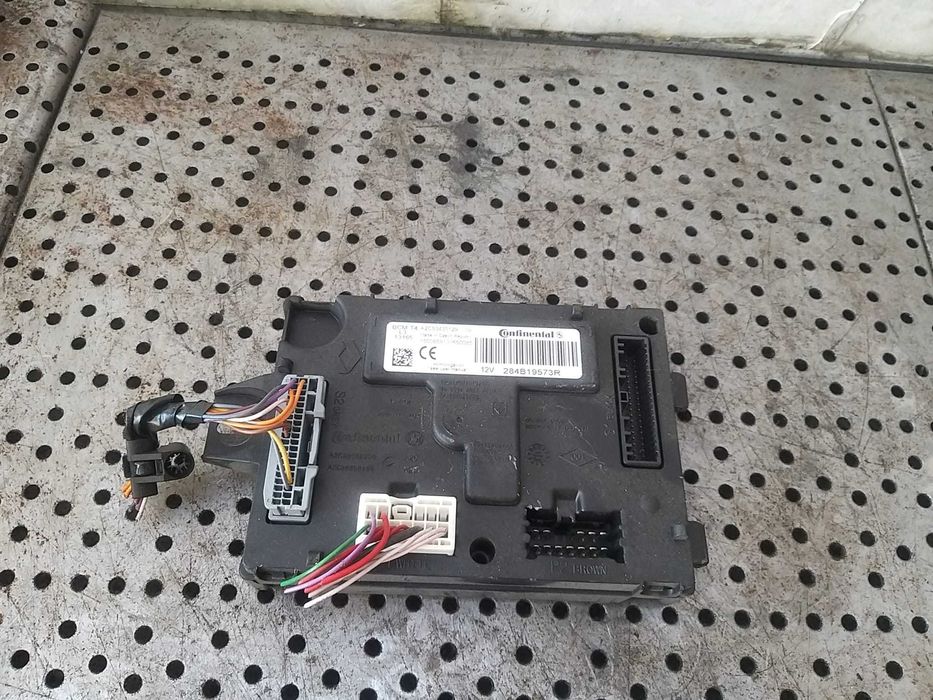 Modul calculator bcm renault clio 4 284b19573r a2c53430129
