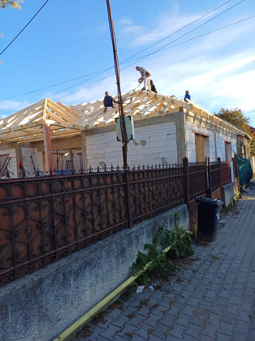 Firma Executăm case la rosu acoperișuri