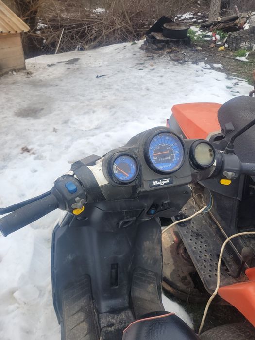 Vând  scuter malaguti