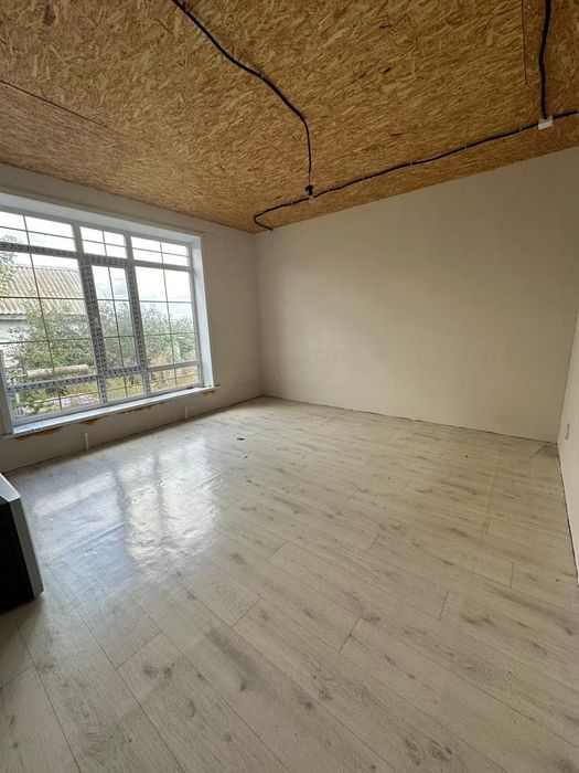 Продам дом с хозпостройками и земельным участком