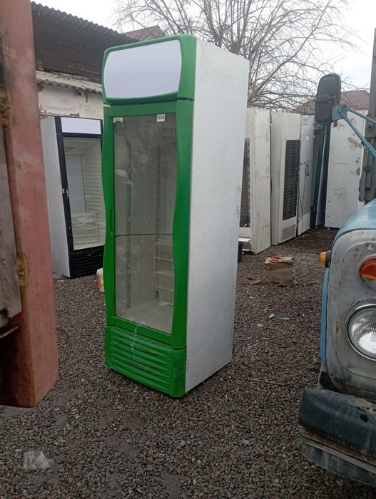 Холодильник для магазина