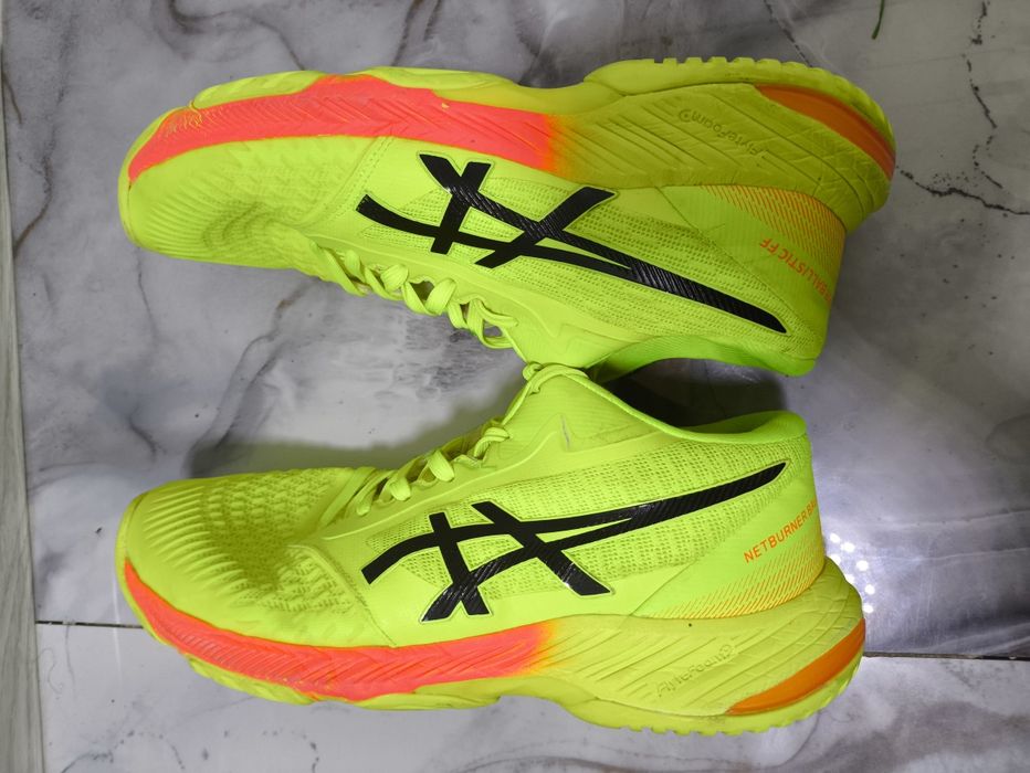 Кросовки asics волейбол