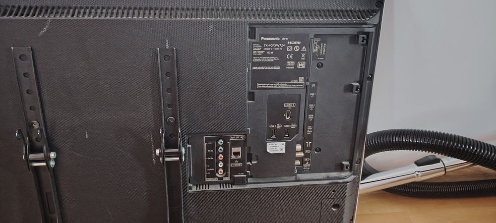 Se vinde smart TV  Panasonic