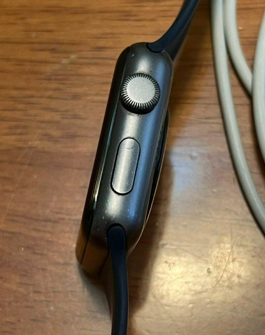 Смарт часы Apple watch 3 б/у