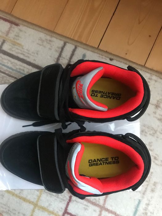 Nike Air Trainer Victor Cruz