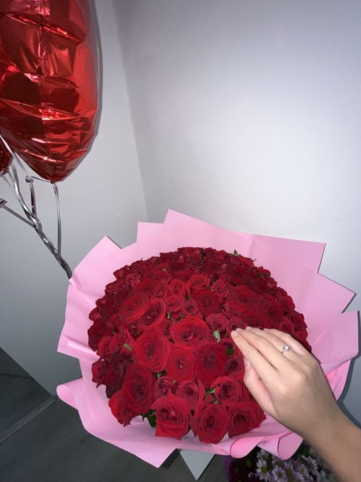 Цветы, розы красные, 101штук