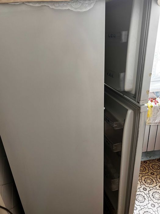 Продам холодильник Samsung