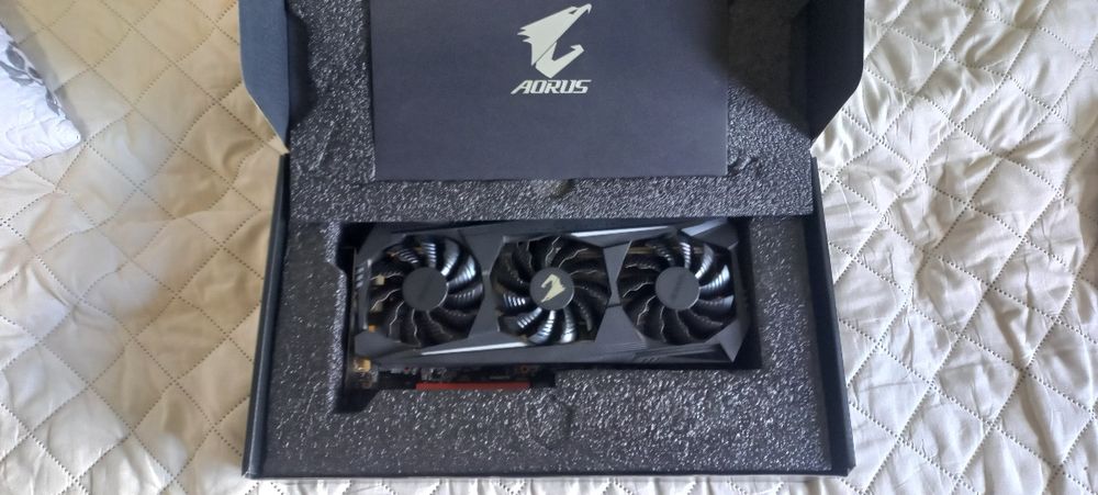 Placa video Radeon RX 5700 XT