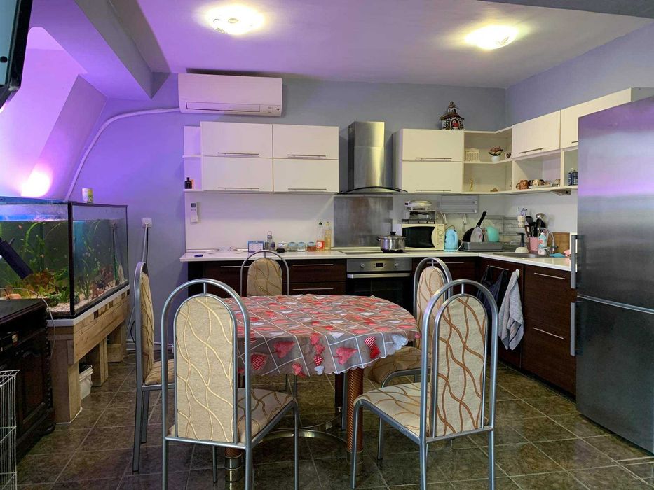 Дава се под наем Тристаен апартамент в Бургас, Възраждане - 100 кв.м за 150 € - Снимка #7