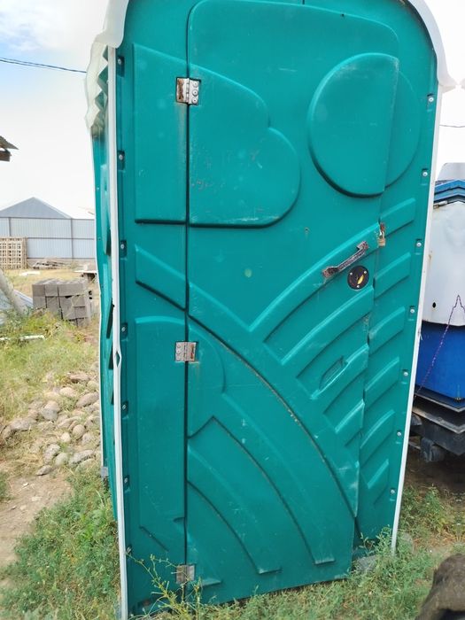 Продам срочно туалет
