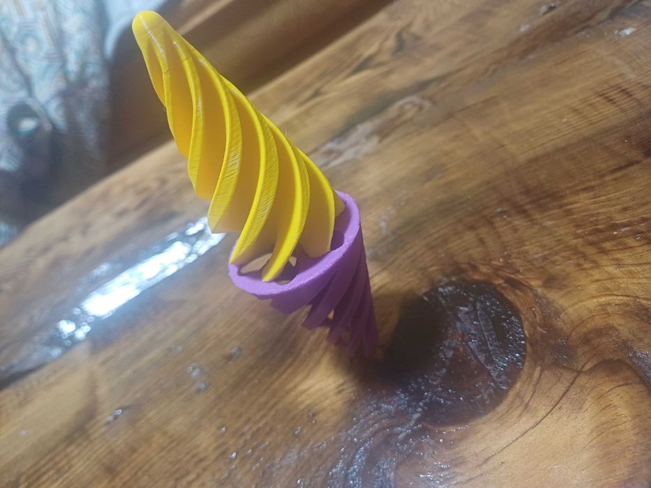 Jucarie Spiral Passthrough cone