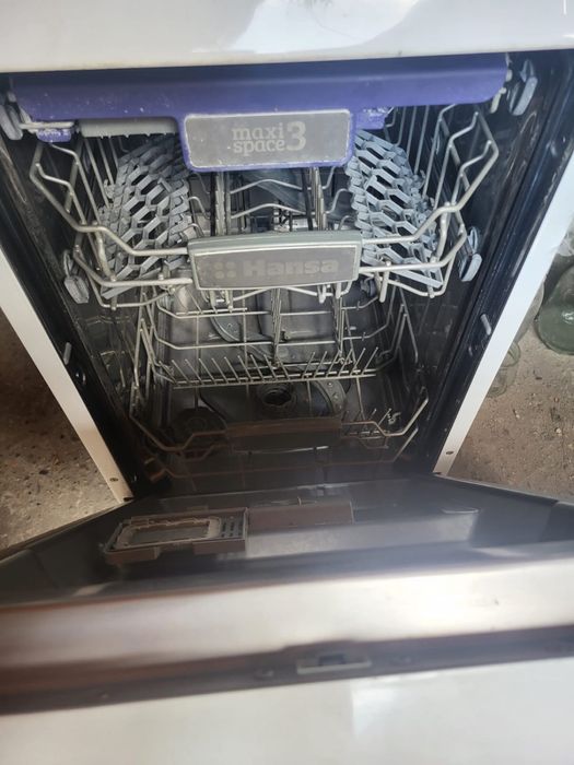 Продам срочно посудомоечную машину