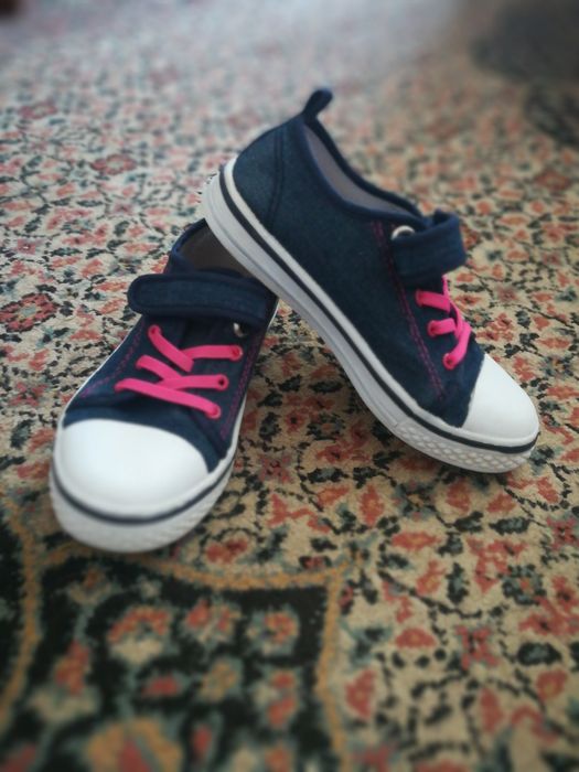 Продам детские кеды!