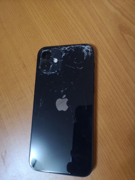 Vând iPhone 12 in stare foarte bună de funcționare