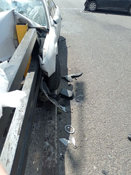 тойота  марк2  90й   на  разбор