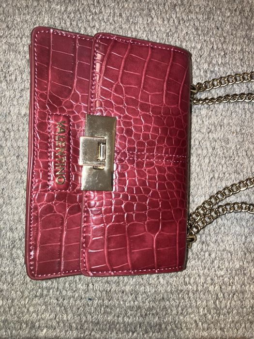 Чанти естествена кожа валентино и черна 20 евро за двете