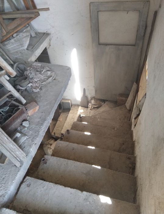 Продава къща в с.Лозно общ.Кюстендил