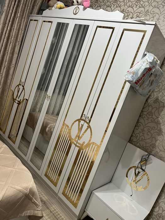 Спальный гарнитур