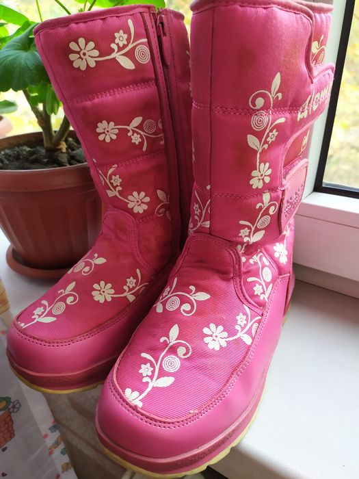 Обувь для девочки. Размеры 29,35.